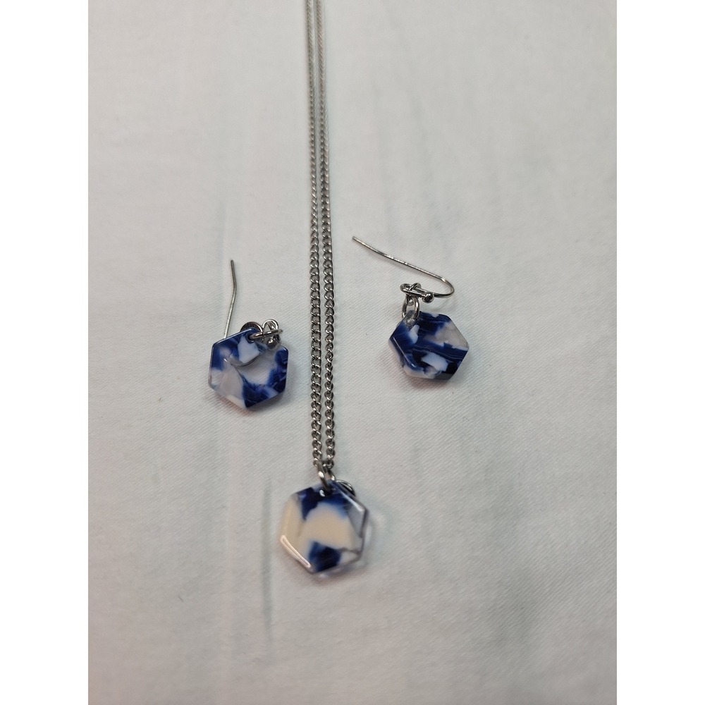 Blue White Marbled Resin Hexagon Necklace and Earring Set Silver Tone 23 Inch